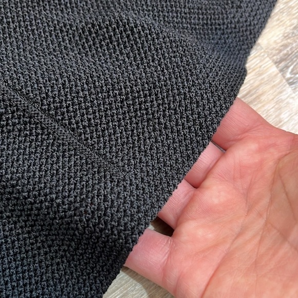 Women's L Black Knit Sweater Tank Top Closet Staple Basic Crop To Waist Caelian - Picture 2 of 11